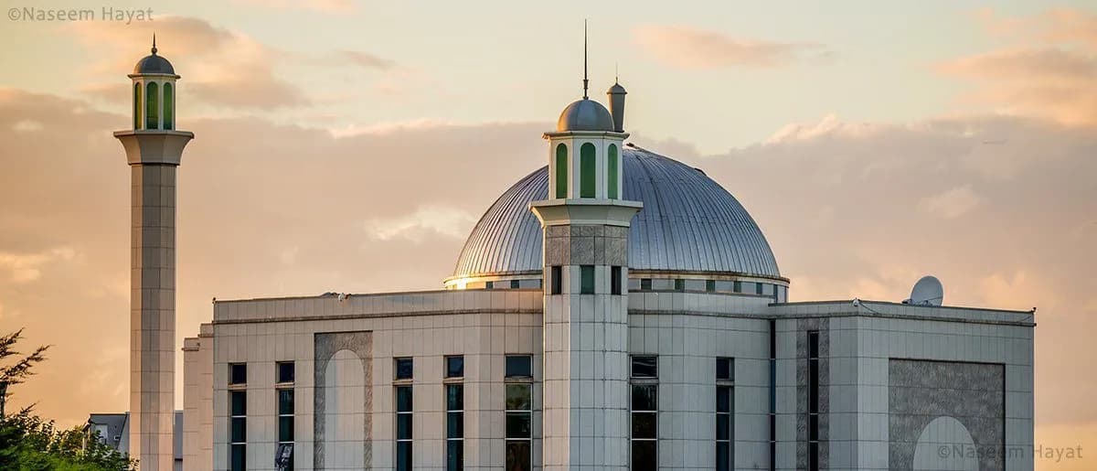 Baitul Futuh Mosque, photo 2