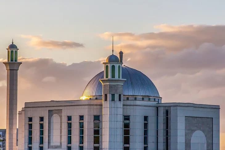 Baitul Futuh Mosque, photo 3