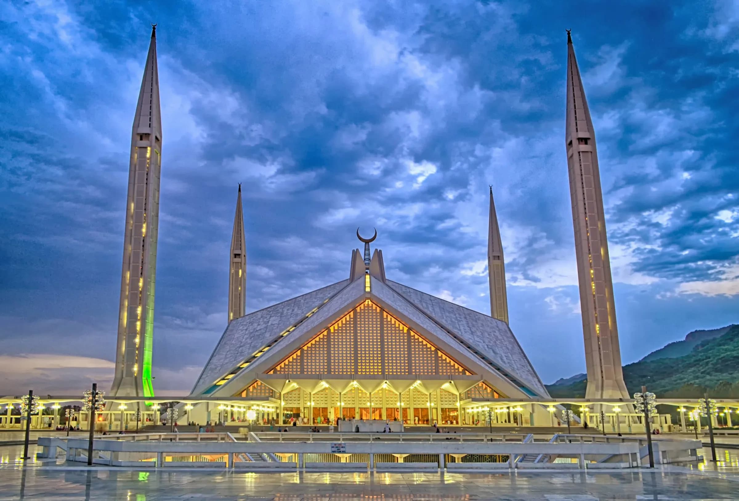 King Faisal Mosque, photo 1