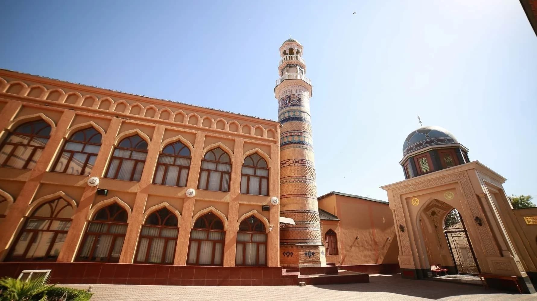 Sari Osiyo Mosque, photo 2