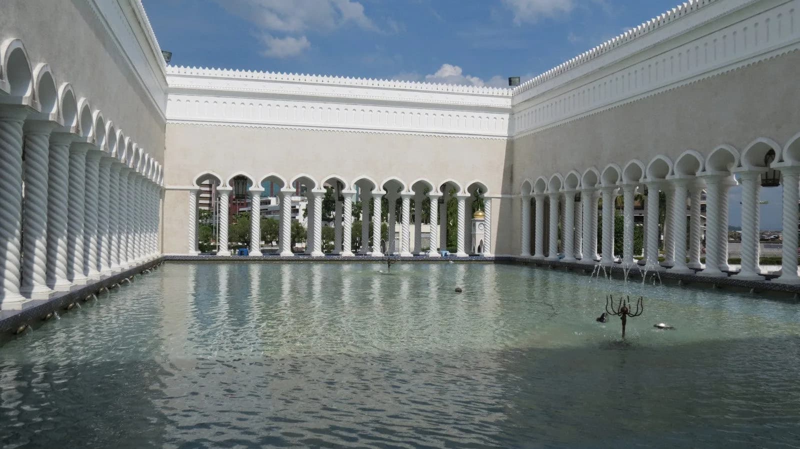 Sultan Omar Ali Saifuddin Mosque, photo 8