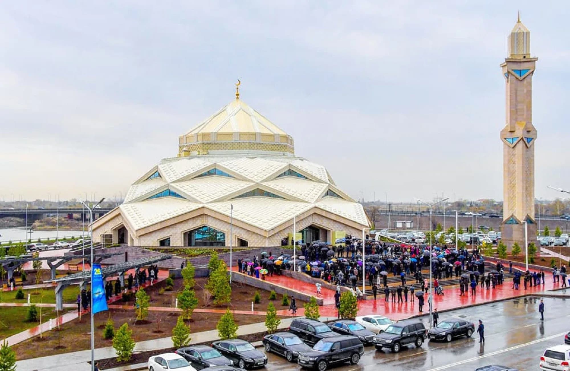 Flower of God mosque, photo 2