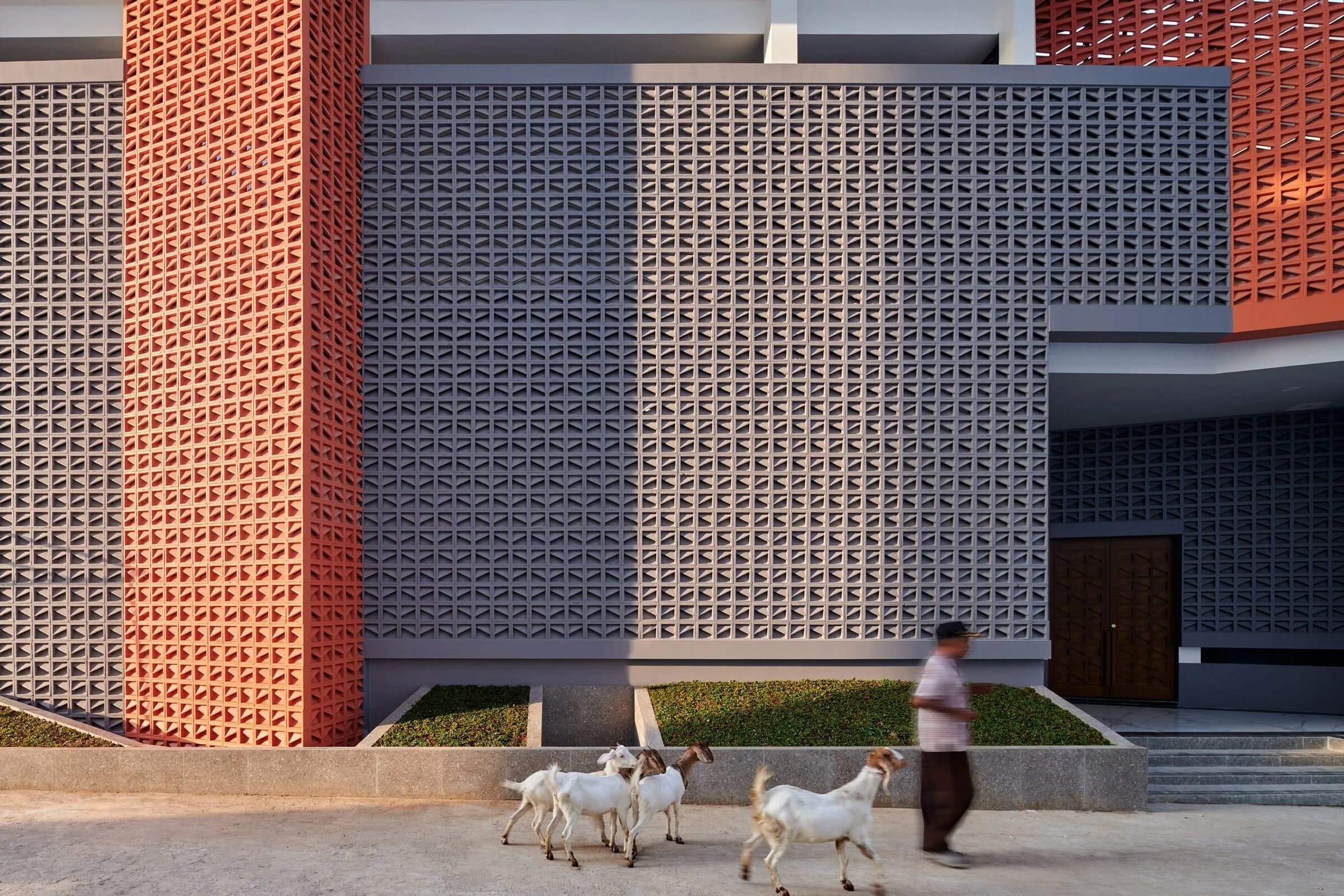Bioclimatic Community Mosque of Pamulang, photo 5
