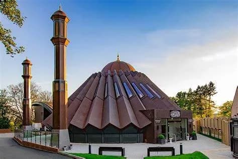 Mubarak Mosque, Surrey, photo 2