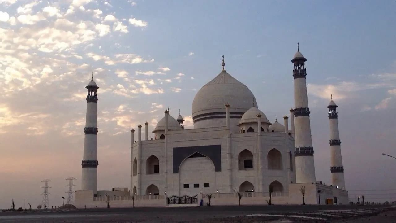 Siddiqa Fatima Mosque, photo 3