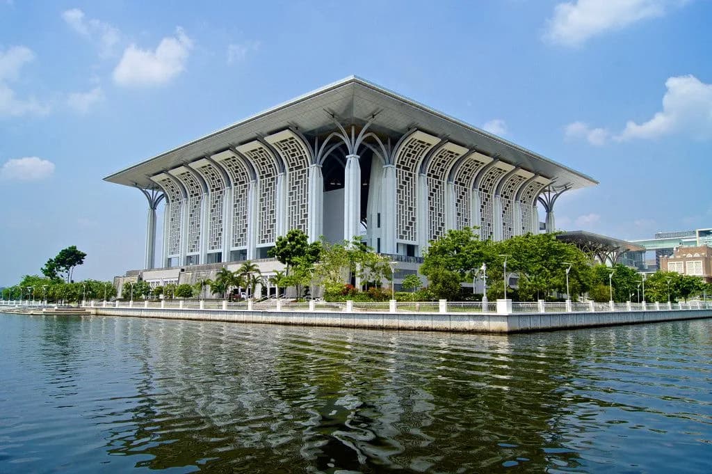 Tuanku Mizan Zainal Abidin Mosque, photo 2