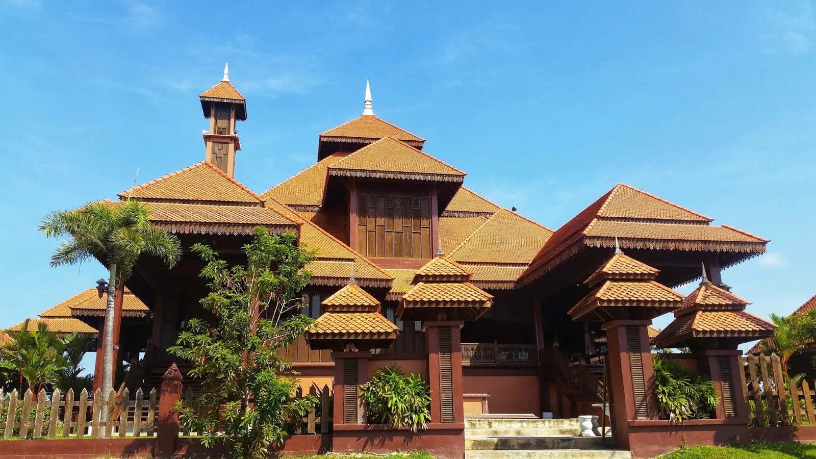 Ulul-Albab Mosque (Masjid Kayu Seberang Jertih), photo 3